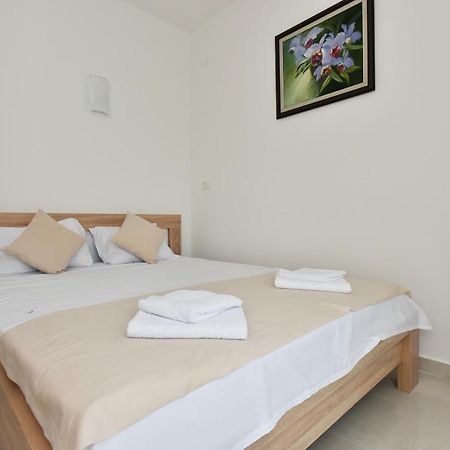 Villa Julia Baosic Luaran gambar