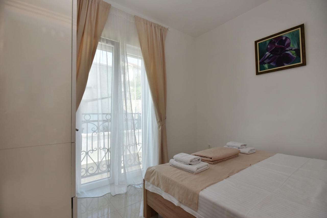 Villa Julia Baosic Luaran gambar